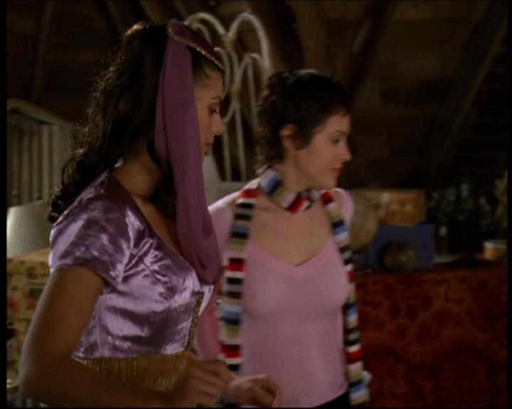 Charmed-Online-dot-615IDreamOfPhoebe0790.jpg