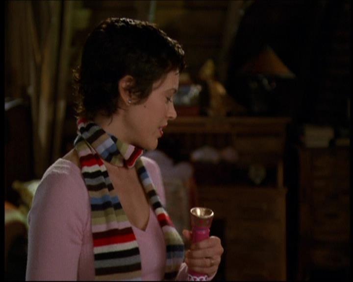 Charmed-Online-dot-615IDreamOfPhoebe0830.jpg