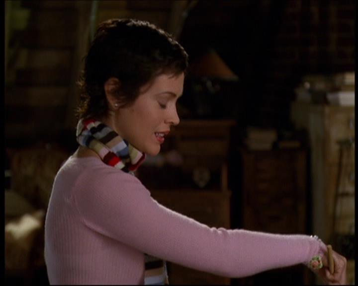 Charmed-Online-dot-615IDreamOfPhoebe0834.jpg
