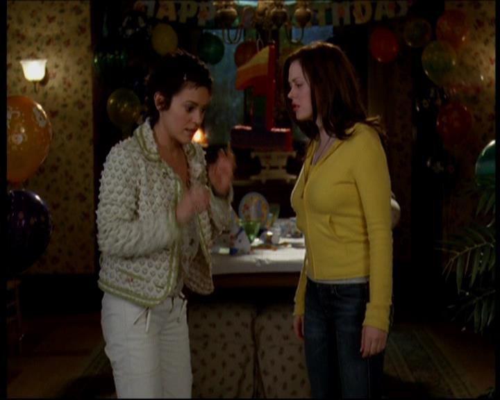 Charmed-Online-dot-616TheCourtshipOfWyattsFather1212.jpg Charmed-Online-dot-616TheCourtshipOfWyattsFather1212.jpg