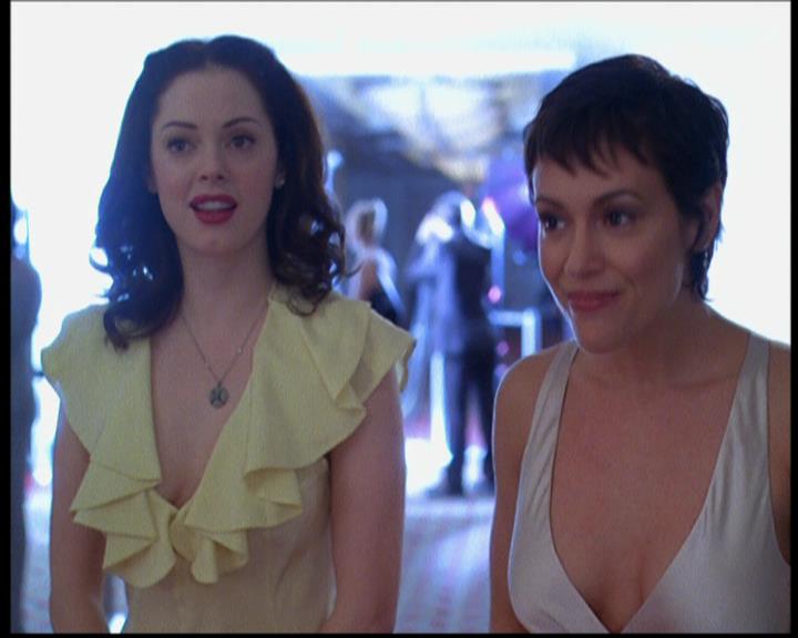 Charmed-Online-dot-617HydeSchoolReunion0432.jpg Charmed-Online-dot-617HydeSchoolReunion0432.jpg