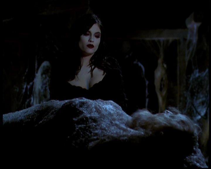 Charmed-Online-dot-618SpinCity0427.jpg