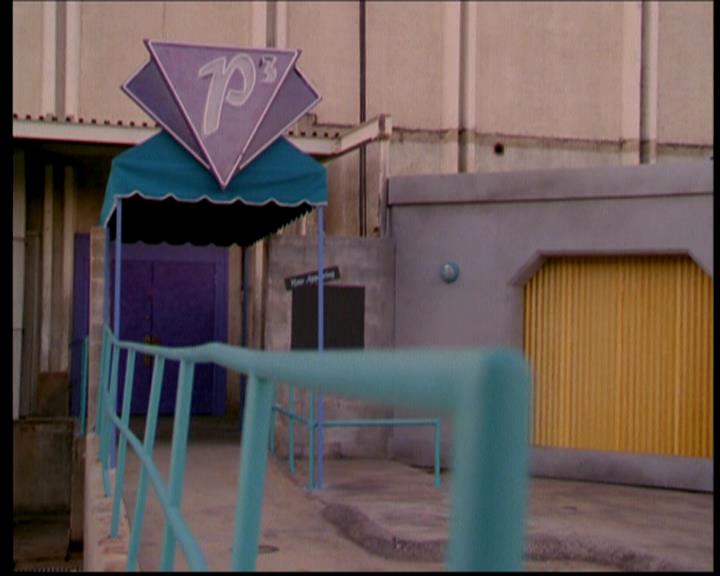 Charmed-Online-dot-618SpinCity0681.jpg