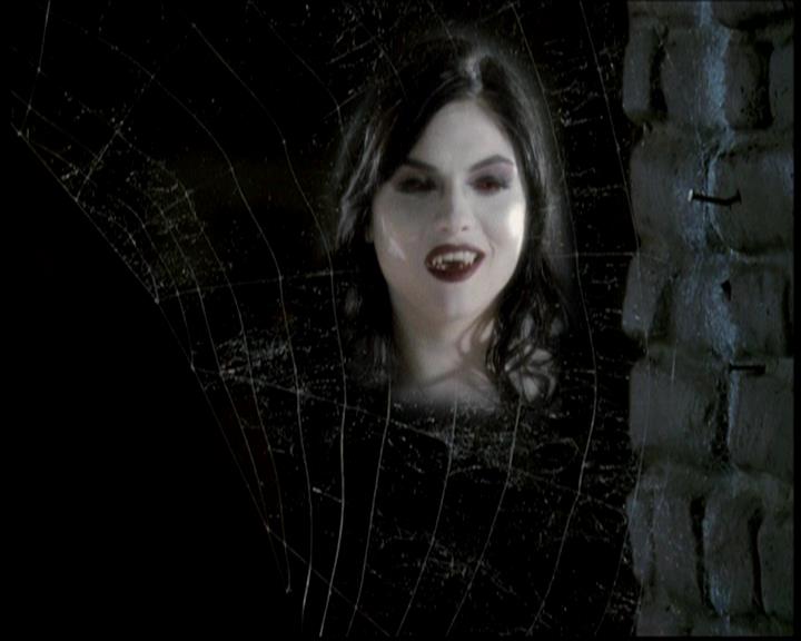 Charmed-Online-dot-618SpinCity1273.jpg