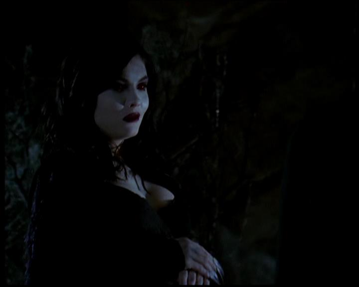Charmed-Online-dot-618SpinCity1637.jpg