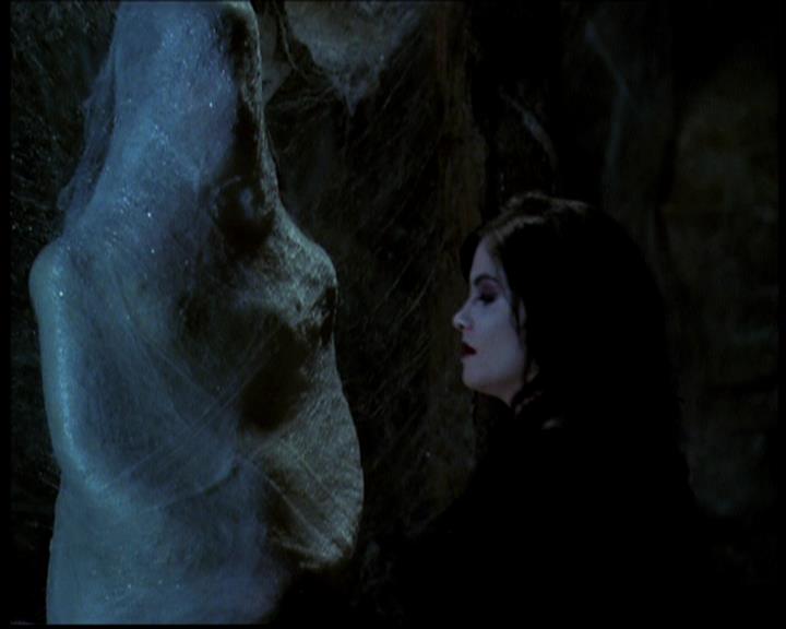 Charmed-Online-dot-618SpinCity1652.jpg