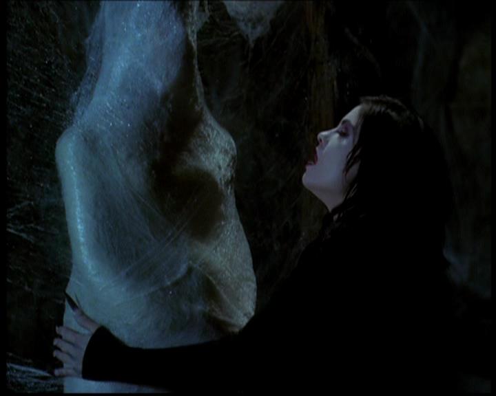 Charmed-Online-dot-618SpinCity1654.jpg
