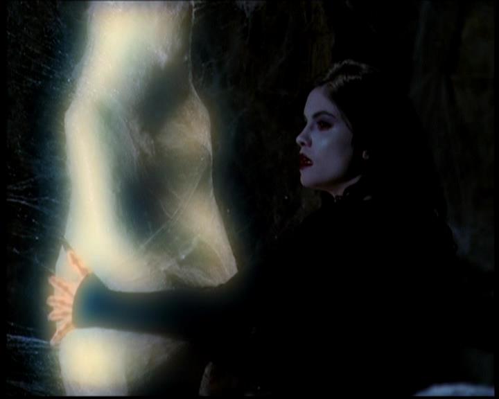 Charmed-Online-dot-618SpinCity1754.jpg