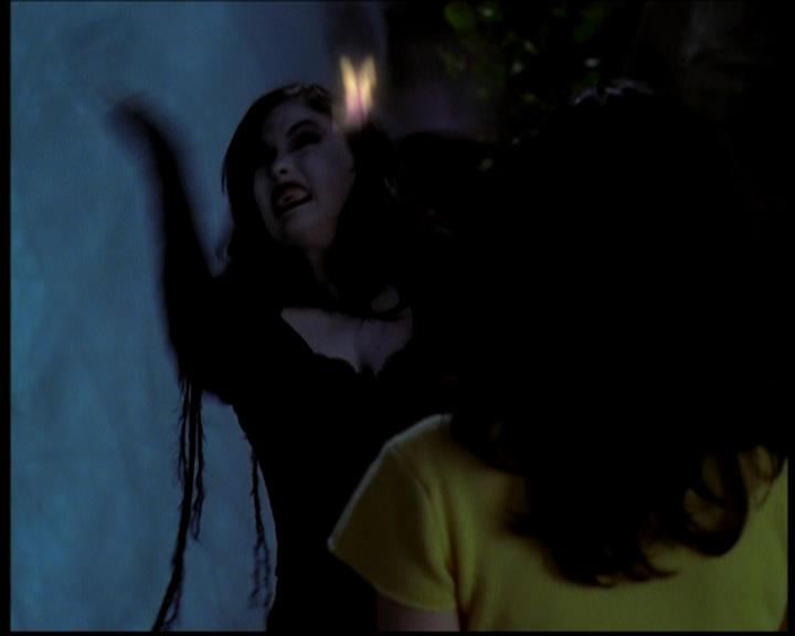 Charmed-Online-dot-618SpinCity1784.jpg