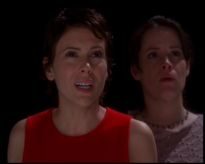 Charmed-Online-dot-619CrimesAndWitchDemeanors2244.jpg