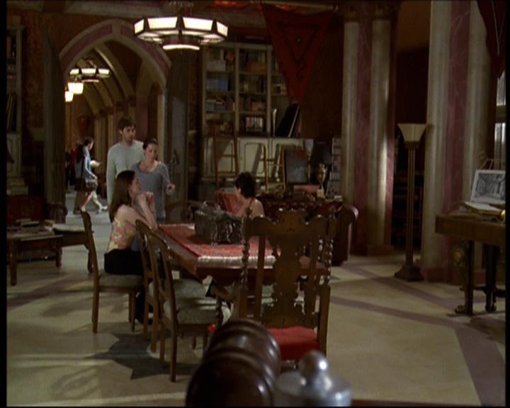Charmed-Online-dot-net_621WitchWars0039.jpg