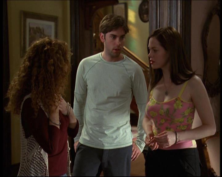 Charmed-Online-dot-net_621WitchWars0934.jpg Charmed-Online-dot-net_621WitchWars0934.jpg