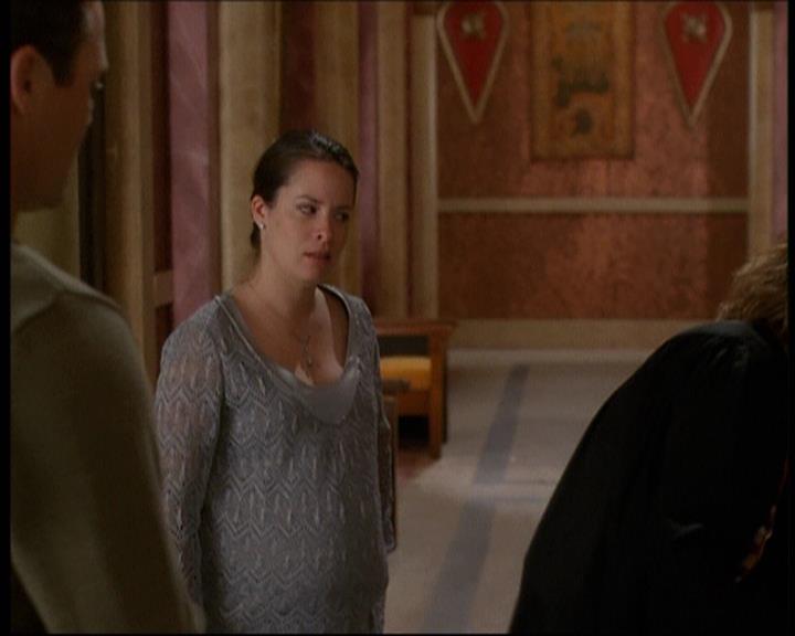 Charmed-Online-dot-net_621WitchWars1017.jpg Charmed-Online-dot-net_621WitchWars1017.jpg