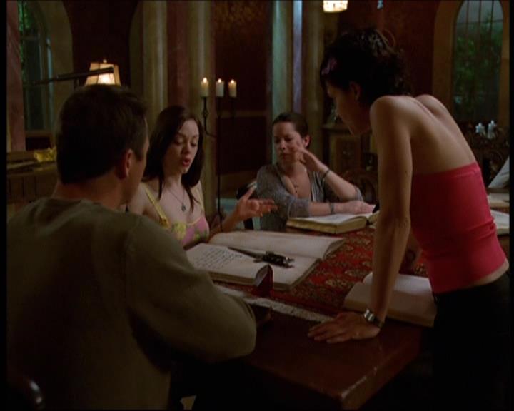 Charmed-Online-dot-net_621WitchWars1832.jpg
