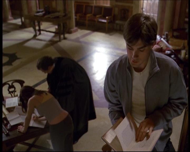 Charmed-Online-dot-net_622ItsABadBadBadBadWorldPart1-0002.jpg