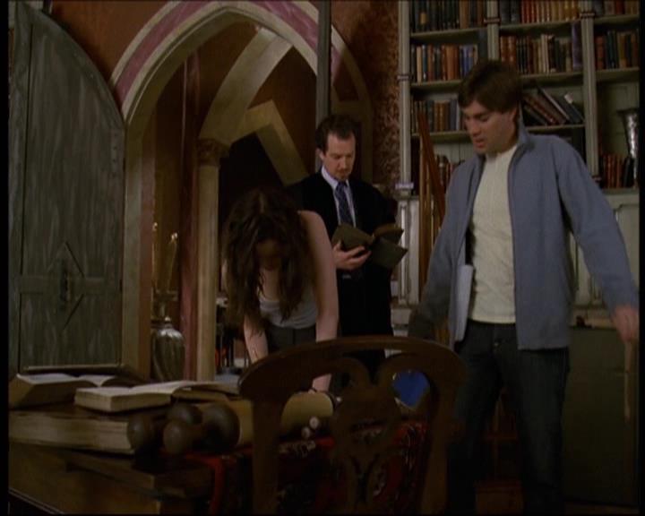 Charmed-Online-dot-net_622ItsABadBadBadBadWorldPart1-0012.jpg