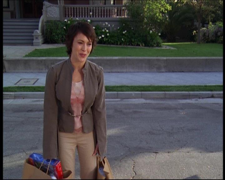 Charmed-Online-dot-net_622ItsABadBadBadBadWorldPart1-0244.jpg