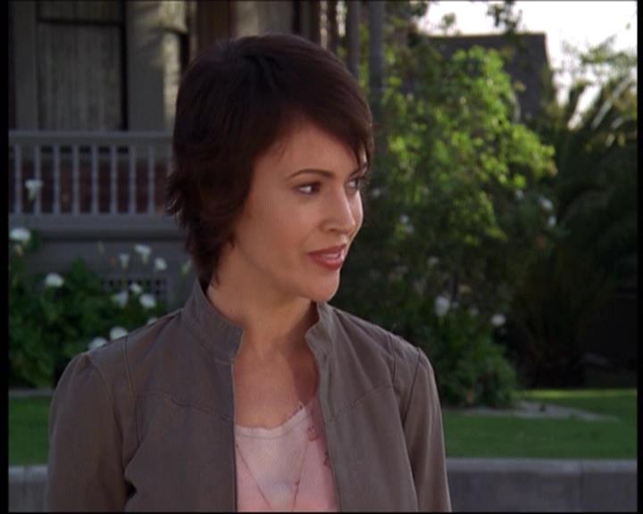Charmed-Online-dot-net_622ItsABadBadBadBadWorldPart1-0265.jpg