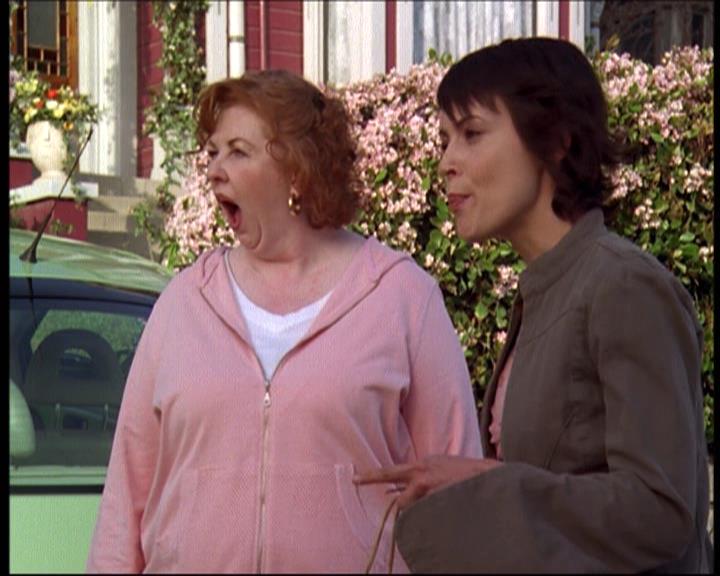 Charmed-Online-dot-net_622ItsABadBadBadBadWorldPart1-0275.jpg