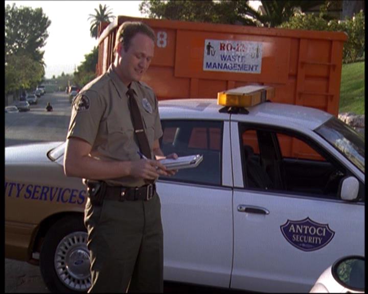 Charmed-Online-dot-net_622ItsABadBadBadBadWorldPart1-0278.jpg