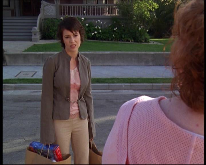 Charmed-Online-dot-net_622ItsABadBadBadBadWorldPart1-0286.jpg