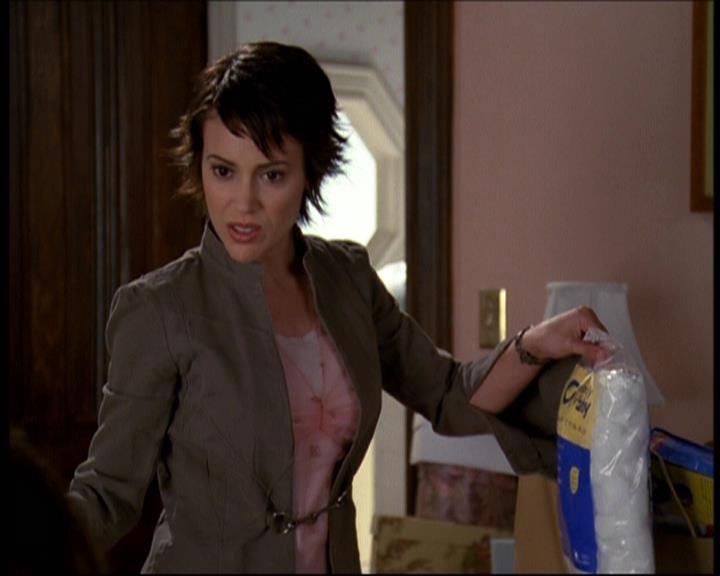 Charmed-Online-dot-net_622ItsABadBadBadBadWorldPart1-0314.jpg