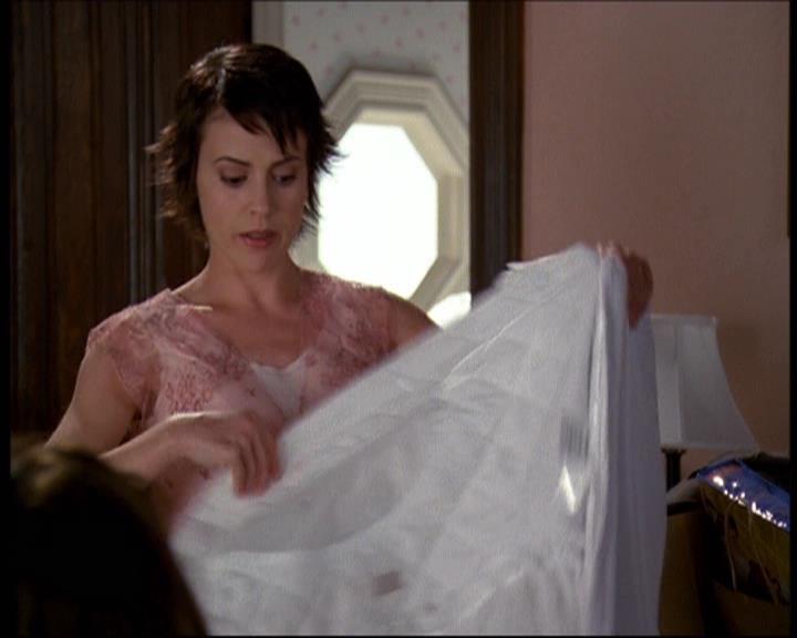 Charmed-Online-dot-net_622ItsABadBadBadBadWorldPart1-0327.jpg