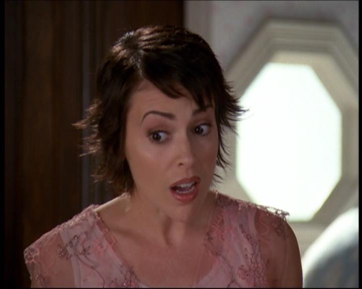 Charmed-Online-dot-net_622ItsABadBadBadBadWorldPart1-0347.jpg
