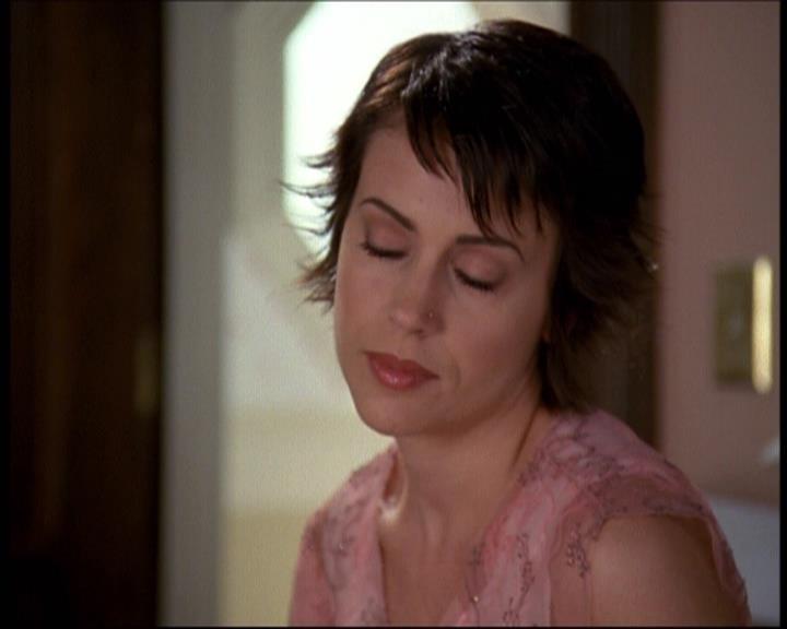 Charmed-Online-dot-net_622ItsABadBadBadBadWorldPart1-0357.jpg