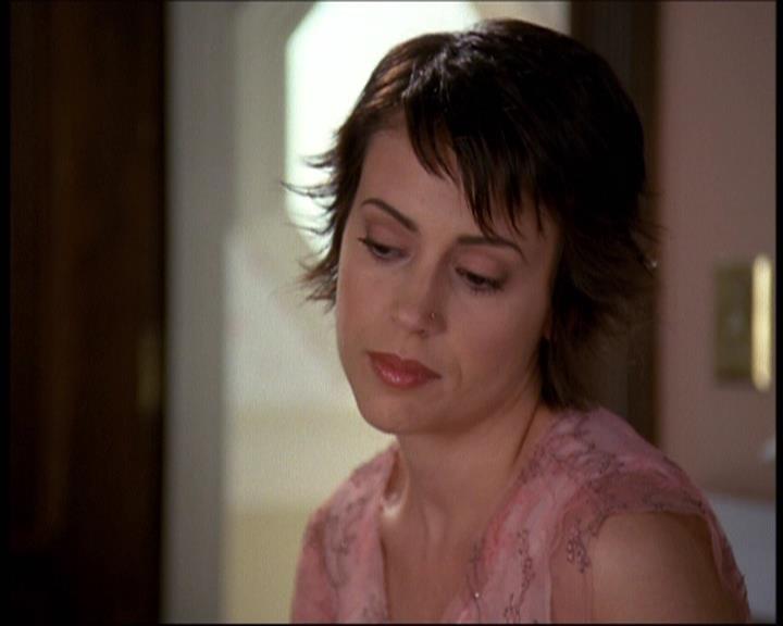Charmed-Online-dot-net_622ItsABadBadBadBadWorldPart1-0358.jpg