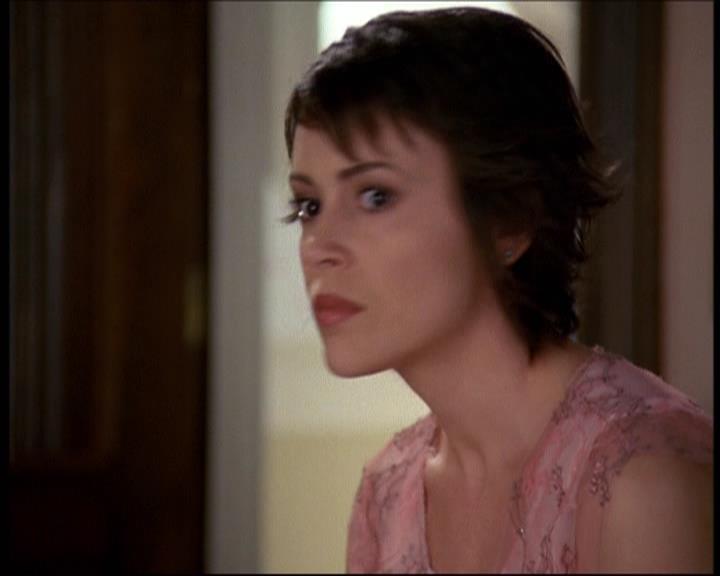 Charmed-Online-dot-net_622ItsABadBadBadBadWorldPart1-0369.jpg