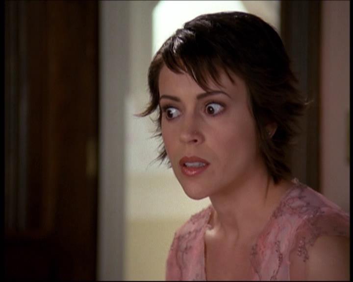 Charmed-Online-dot-net_622ItsABadBadBadBadWorldPart1-0371.jpg