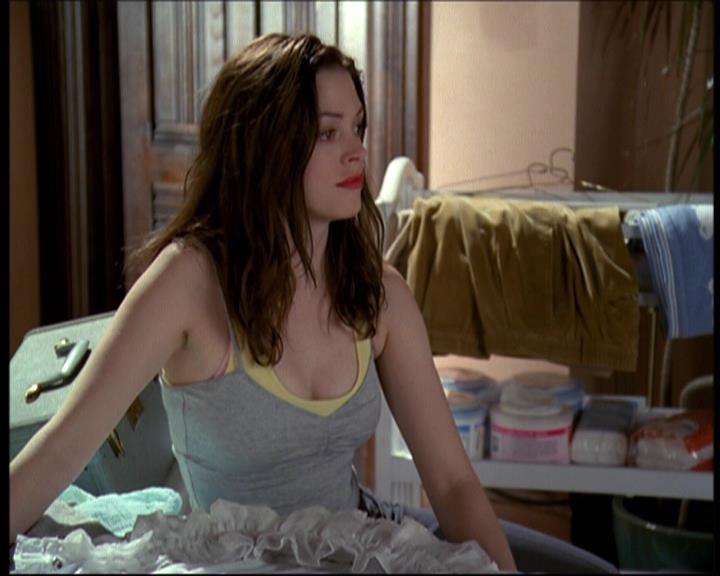 Charmed-Online-dot-net_622ItsABadBadBadBadWorldPart1-0373.jpg