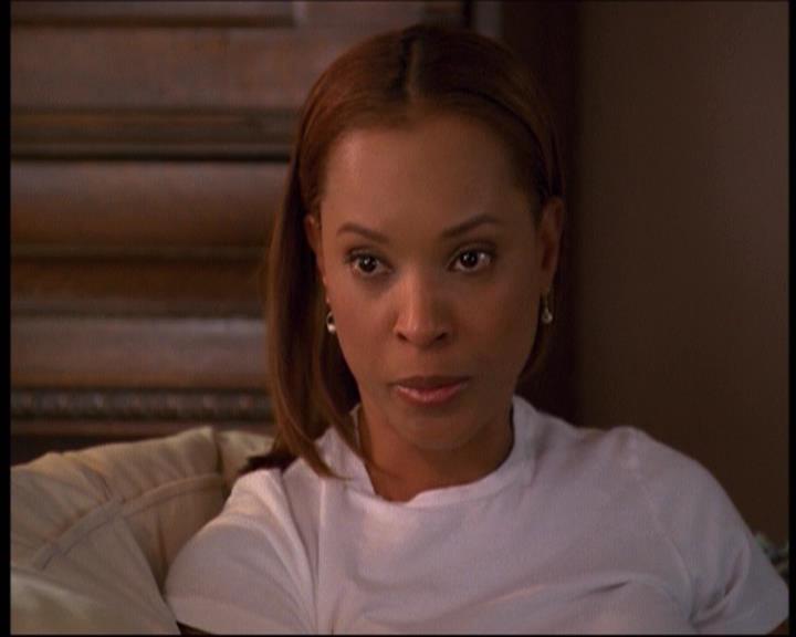 Charmed-Online-dot-net_622ItsABadBadBadBadWorldPart1-0417.jpg