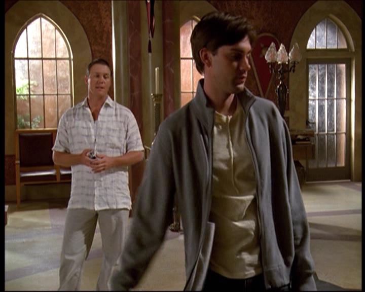 Charmed-Online-dot-net_622ItsABadBadBadBadWorldPart1-0470.jpg