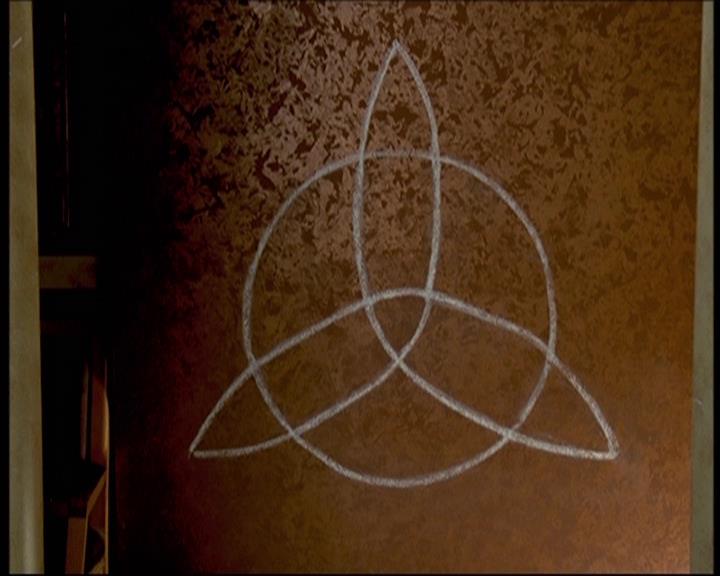 Charmed-Online-dot-net_622ItsABadBadBadBadWorldPart1-0471.jpg