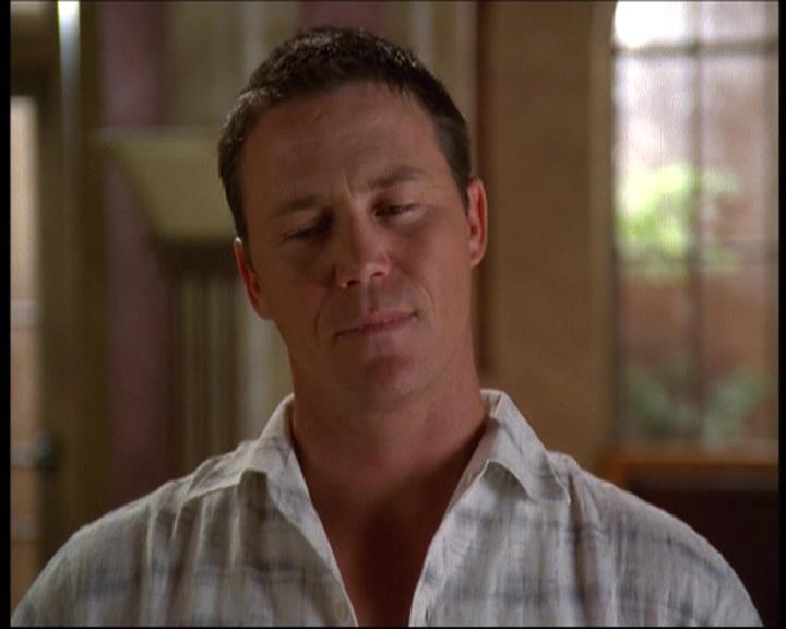 Charmed-Online-dot-net_622ItsABadBadBadBadWorldPart1-0508.jpg