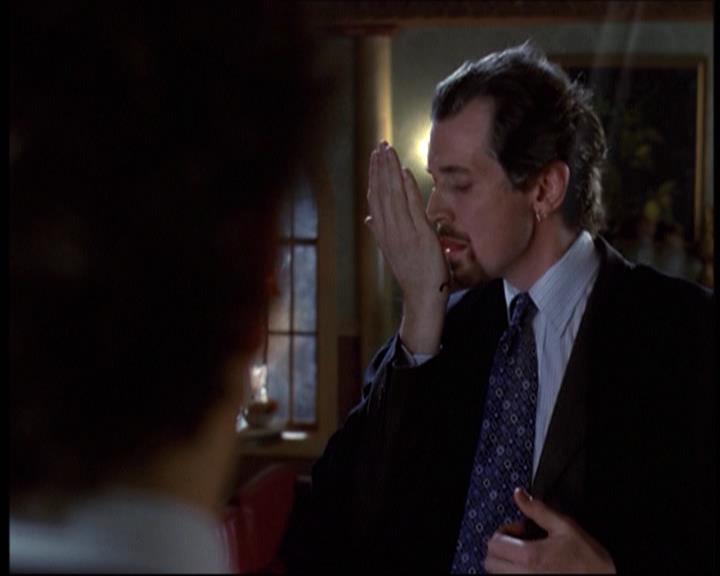 Charmed-Online-dot-net_622ItsABadBadBadBadWorldPart1-0568.jpg