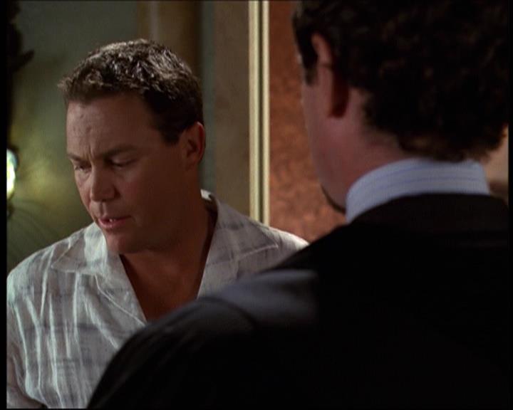 Charmed-Online-dot-net_622ItsABadBadBadBadWorldPart1-0633.jpg