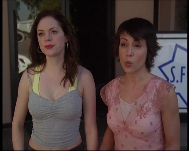 Charmed-Online-dot-net_622ItsABadBadBadBadWorldPart1-0688.jpg