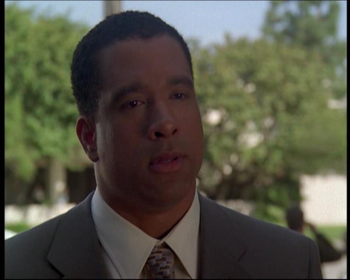 Charmed-Online-dot-net_622ItsABadBadBadBadWorldPart1-0691.jpg