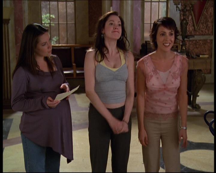 Charmed-Online-dot-net_622ItsABadBadBadBadWorldPart1-0774.jpg