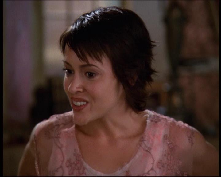 Charmed-Online-dot-net_622ItsABadBadBadBadWorldPart1-0780.jpg