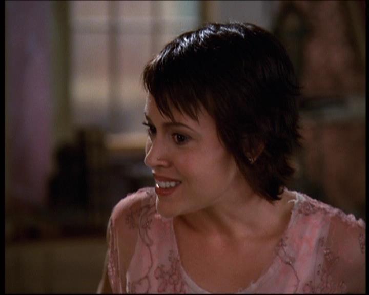 Charmed-Online-dot-net_622ItsABadBadBadBadWorldPart1-0781.jpg