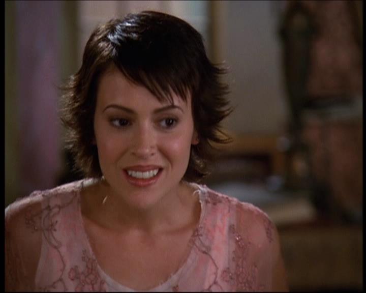Charmed-Online-dot-net_622ItsABadBadBadBadWorldPart1-0783.jpg