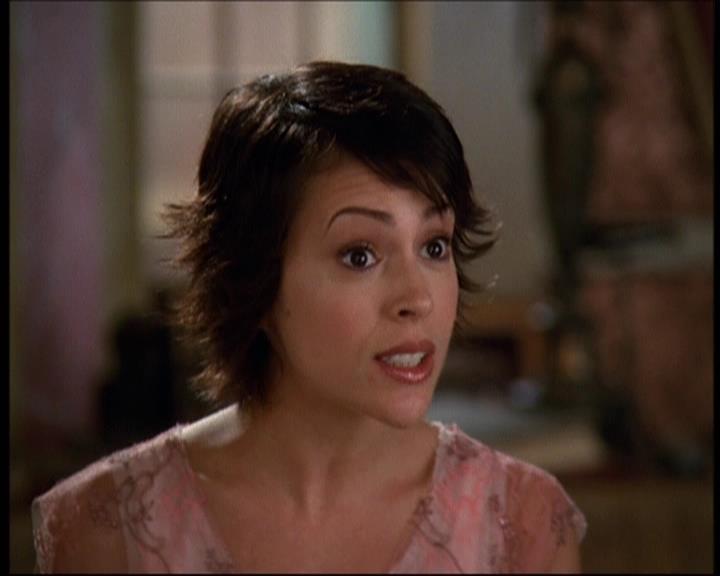 Charmed-Online-dot-net_622ItsABadBadBadBadWorldPart1-0804.jpg