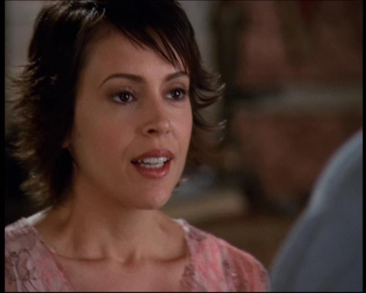 Charmed-Online-dot-net_622ItsABadBadBadBadWorldPart1-0809.jpg