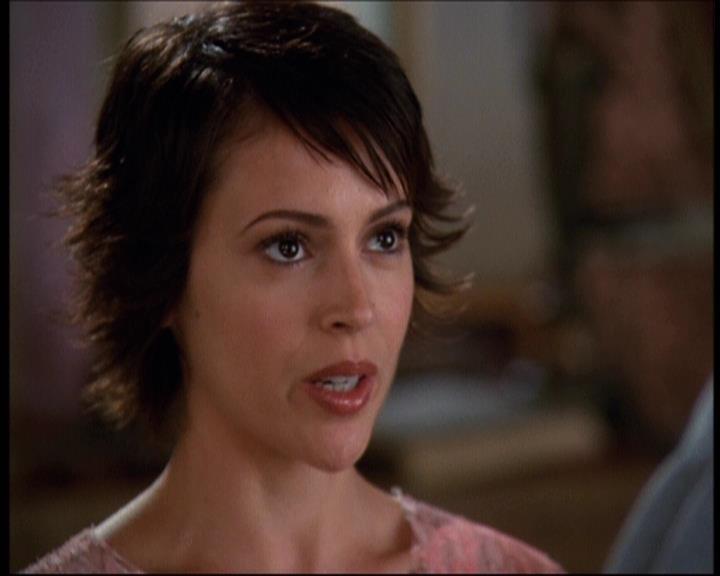 Charmed-Online-dot-net_622ItsABadBadBadBadWorldPart1-0813.jpg
