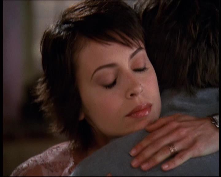 Charmed-Online-dot-net_622ItsABadBadBadBadWorldPart1-0816.jpg