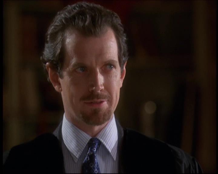 Charmed-Online-dot-net_622ItsABadBadBadBadWorldPart1-0851.jpg